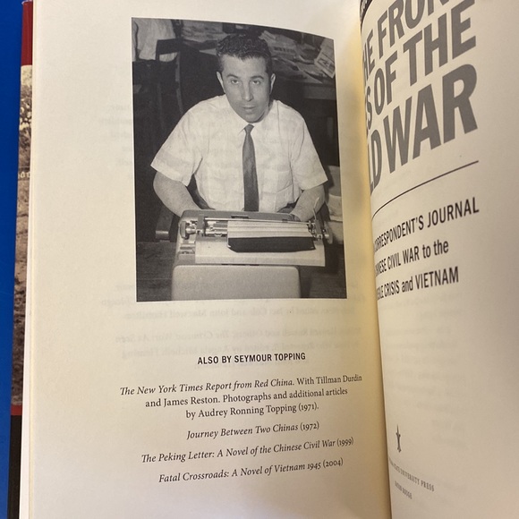 On the Front Lines of the Cold War (hardcover) by Seymour Topping - Picture 4 of 14